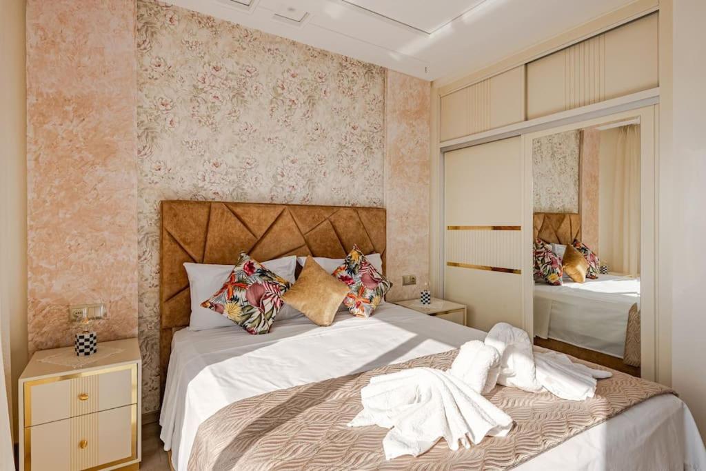 Royale Duplexe Pleine Centre Tanger Apartman Kültér fotó
