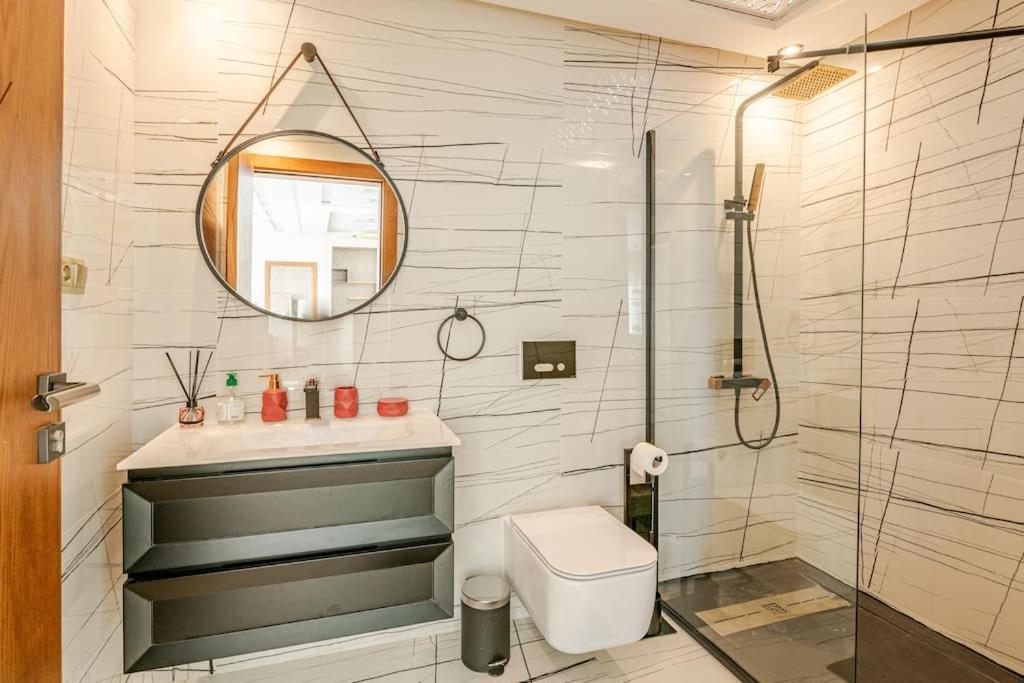 Royale Duplexe Pleine Centre Tanger Apartman Kültér fotó