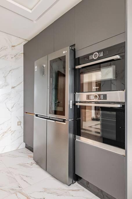 Royale Duplexe Pleine Centre Tanger Apartman Kültér fotó