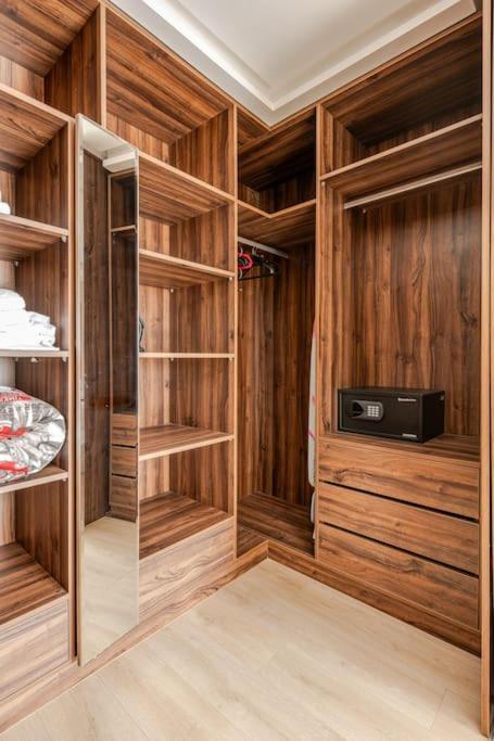 Royale Duplexe Pleine Centre Tanger Apartman Kültér fotó