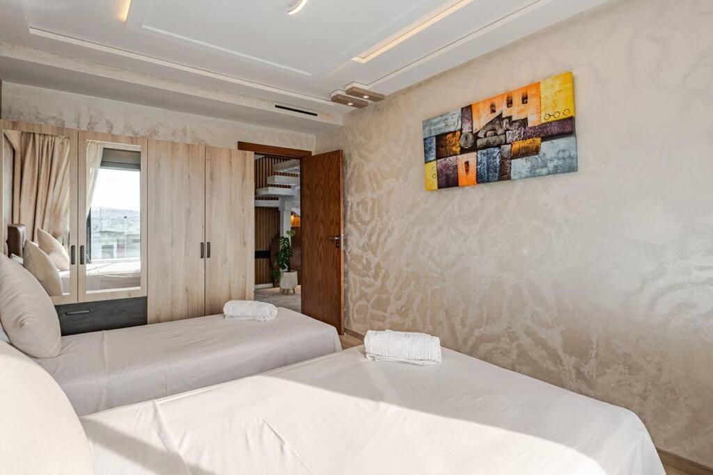 Royale Duplexe Pleine Centre Tanger Apartman Kültér fotó