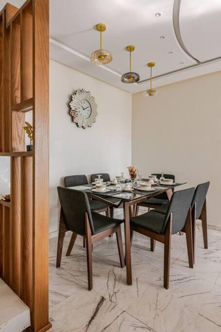 Royale Duplexe Pleine Centre Tanger Apartman Kültér fotó
