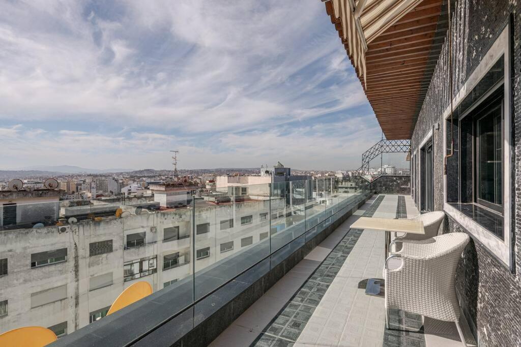 Royale Duplexe Pleine Centre Tanger Apartman Kültér fotó