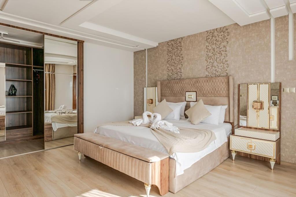 Royale Duplexe Pleine Centre Tanger Apartman Kültér fotó