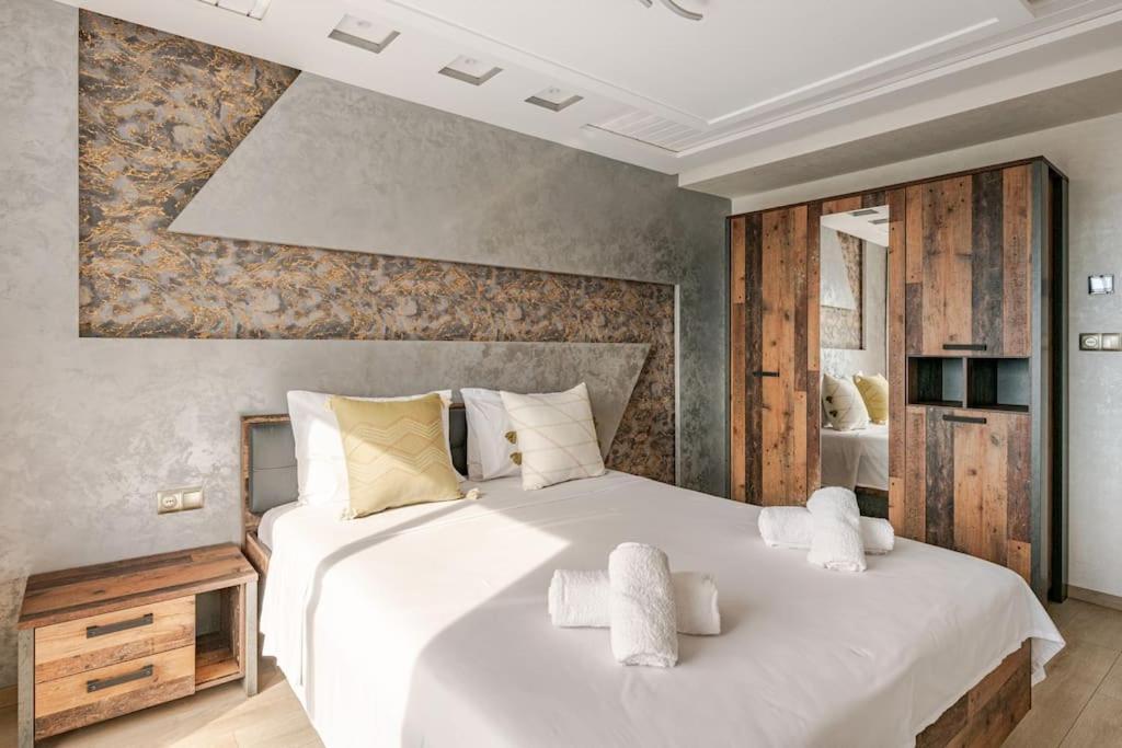 Royale Duplexe Pleine Centre Tanger Apartman Kültér fotó