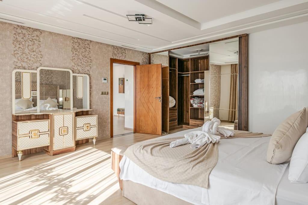 Royale Duplexe Pleine Centre Tanger Apartman Kültér fotó