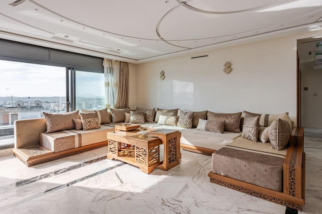 Royale Duplexe Pleine Centre Tanger Apartman Kültér fotó